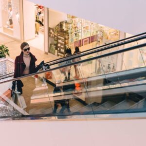5 Reasons Why You Should Shop In Malls and Plazas